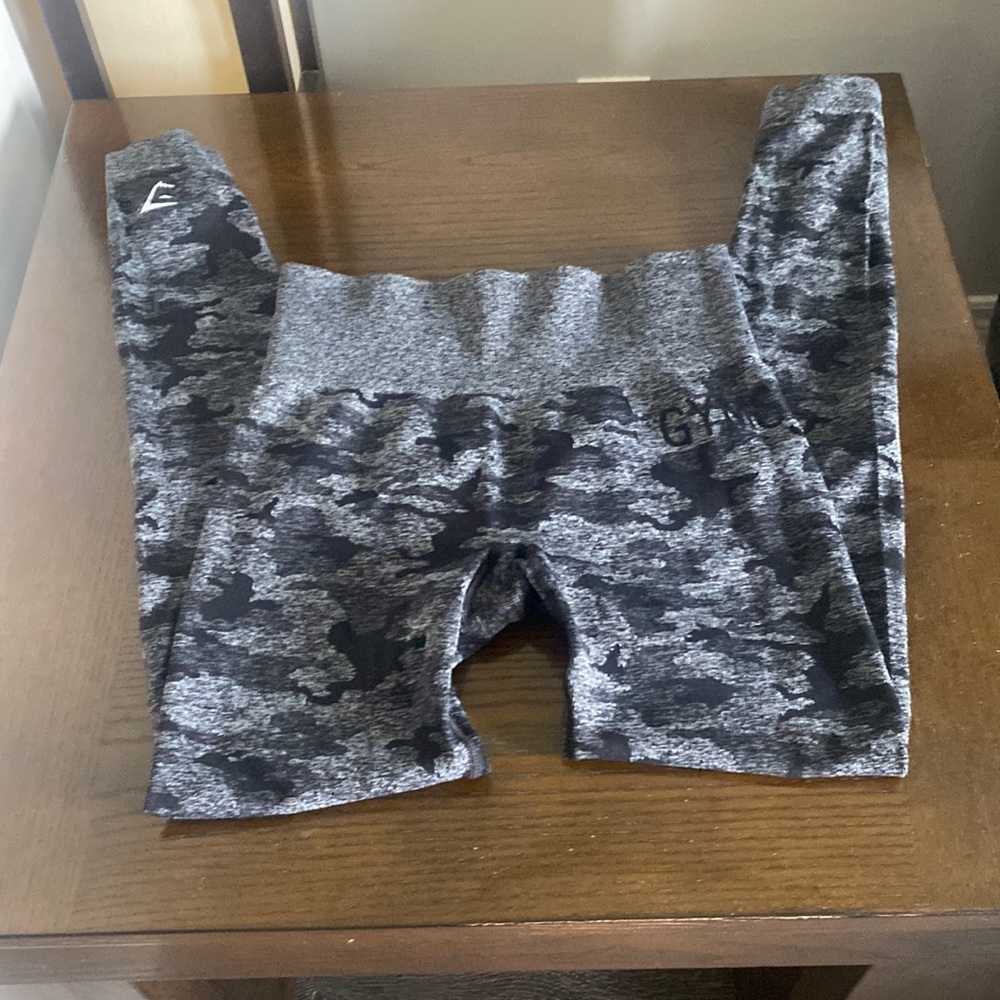 Gym shark black camo seamless leggings